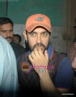  Aamir Khan snapped in funny kiddy pants post ad shoot in Filmistan on 18th March 2011 (18).JPG